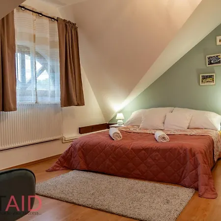 Villa57 - - Hostaid Villa Balatonalmádi