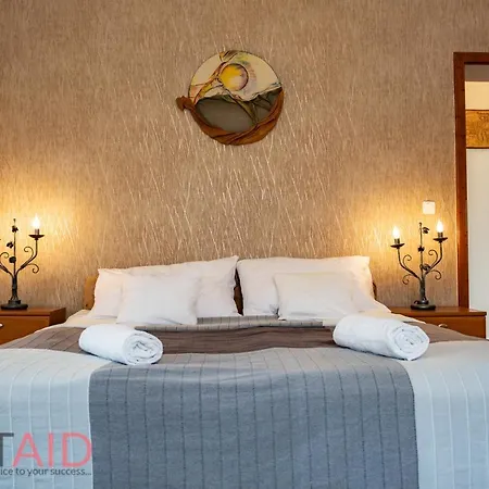 Villa57 - - Hostaid * Balatonalmádi