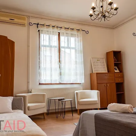 Villa57 - - Hostaid * Balatonalmádi
