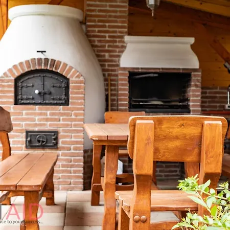 Villa57 - - Hostaid Villa Balatonalmádi